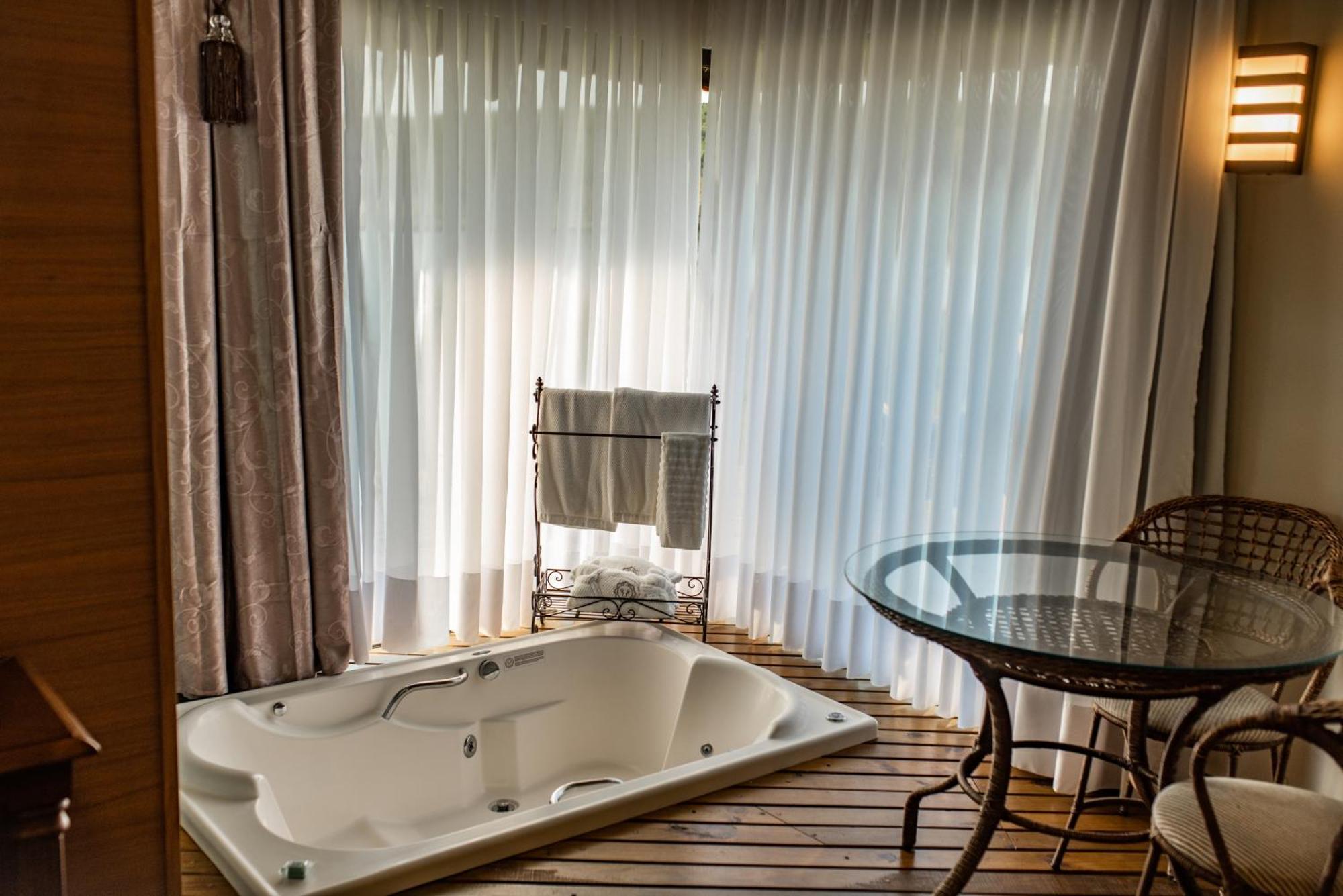 Vira Charme Resort Fernandes Pinheiro Eksteriør bilde